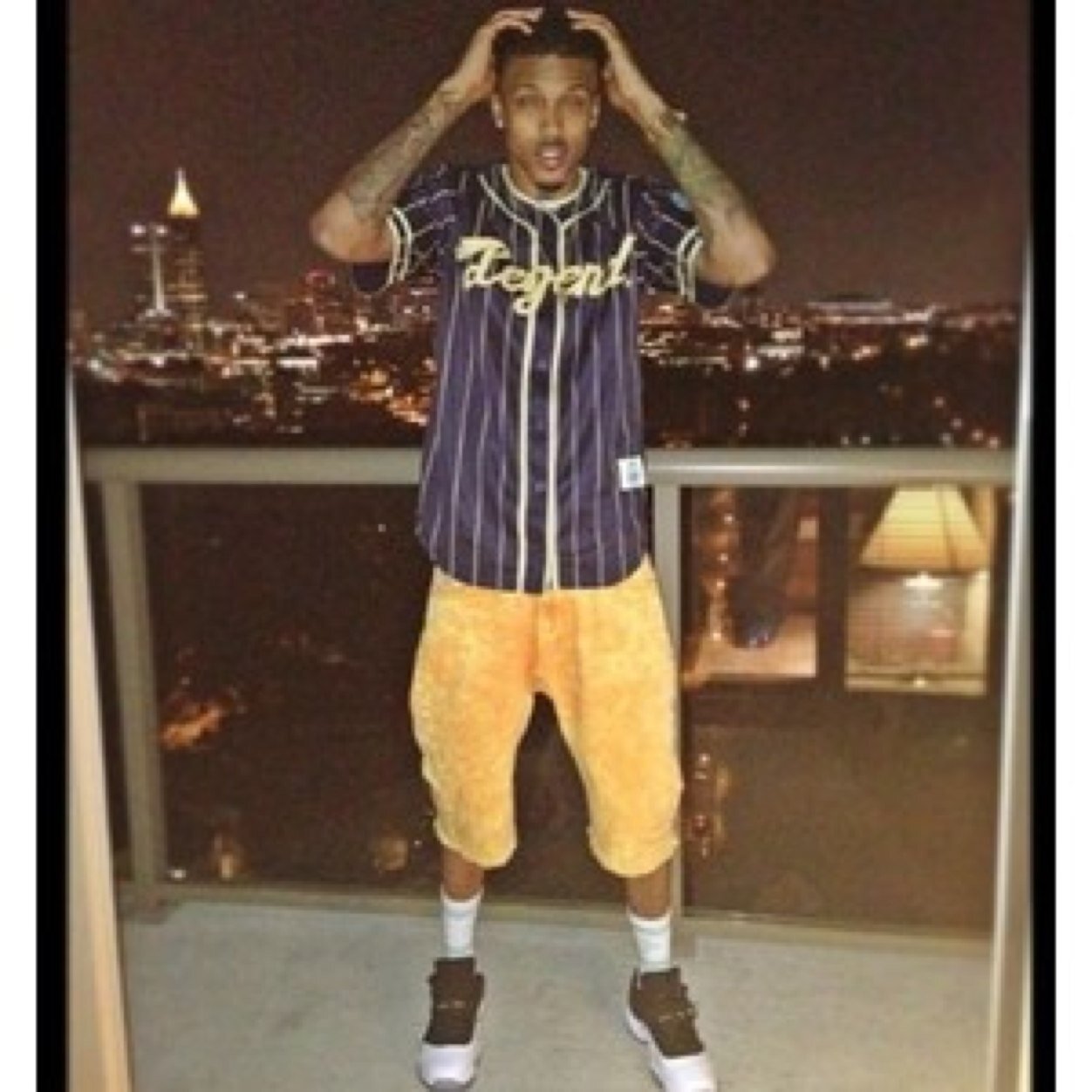And I’ma keep on grinding cause I luv this shit. She tell me keep fucking cause she luv this shit. {Parody account: NOT @AugustAlsina}