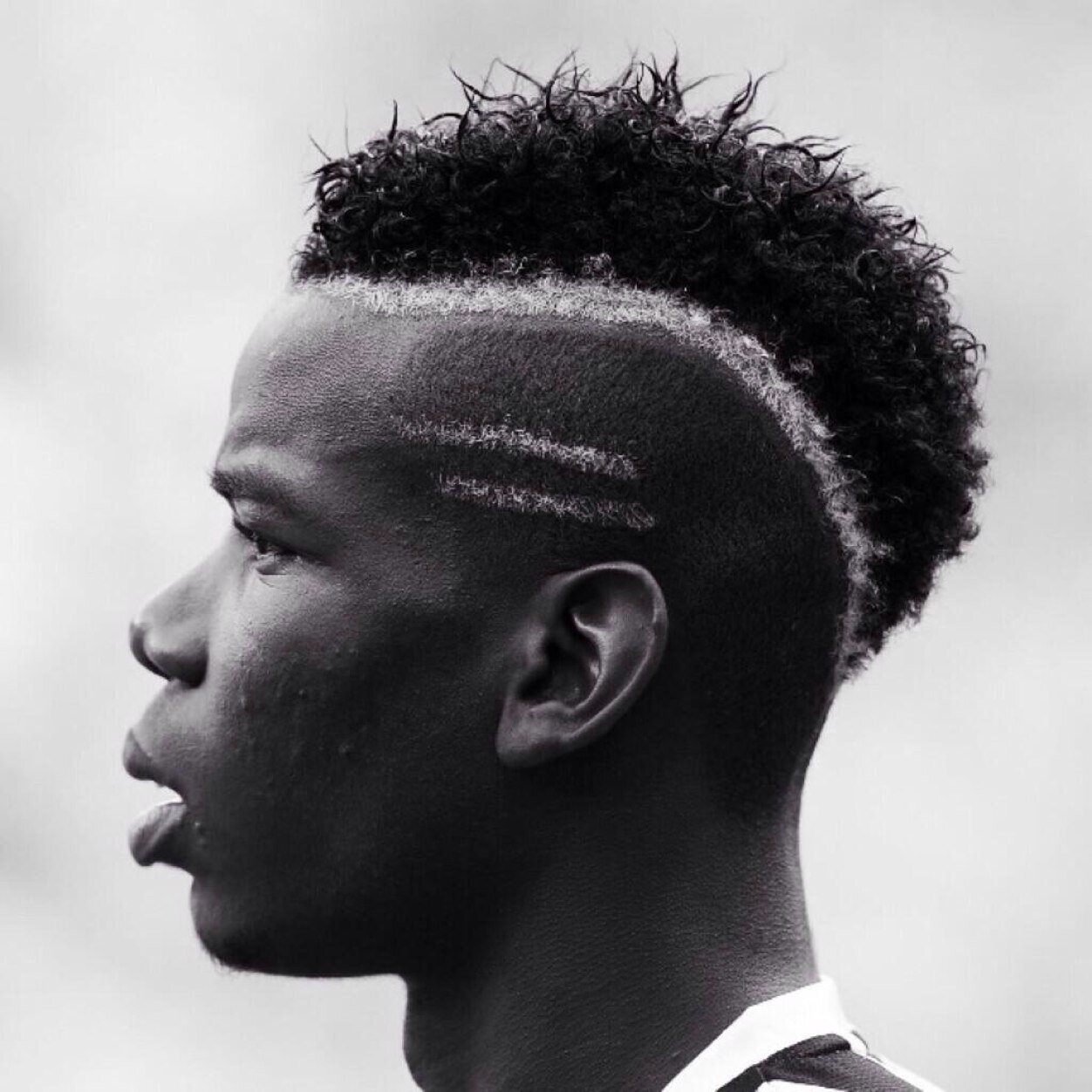 Avid football fan.
Follow back guys. Please RT or Shout me out!