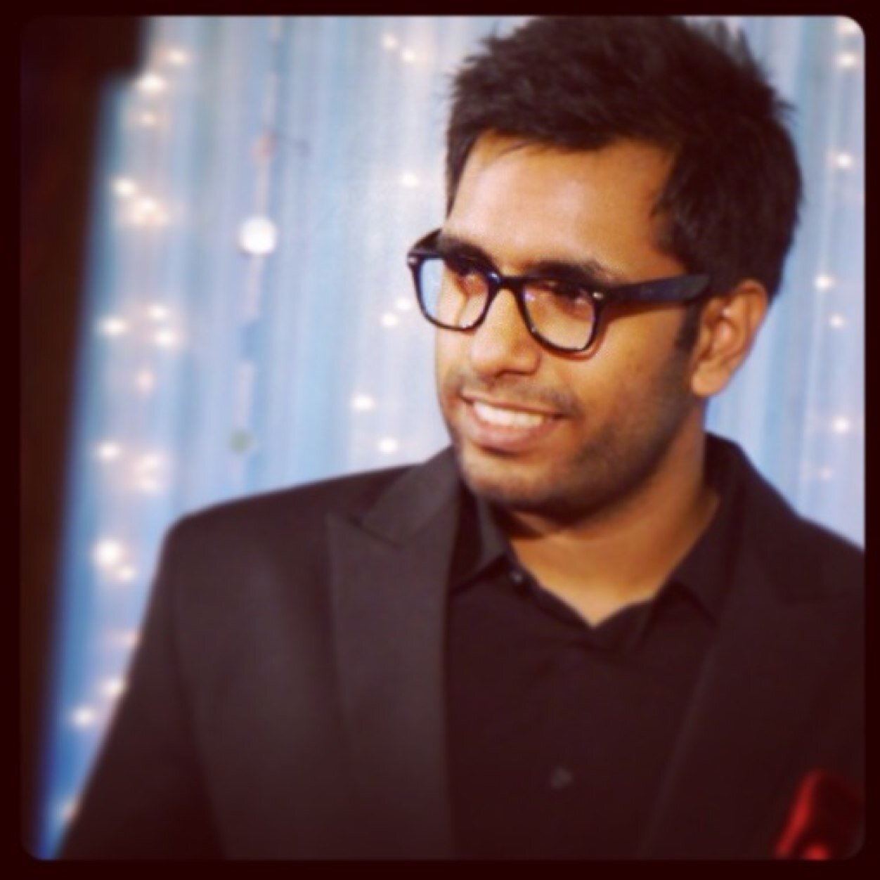 rohit_092's profile picture. Digital Marketeer | Food Lover | IG: @theurbanpoor | IG (Personal) : @rohitkapoor1 | IG: @thesuperwhey (my dhandhaa).Views are of me own matey!