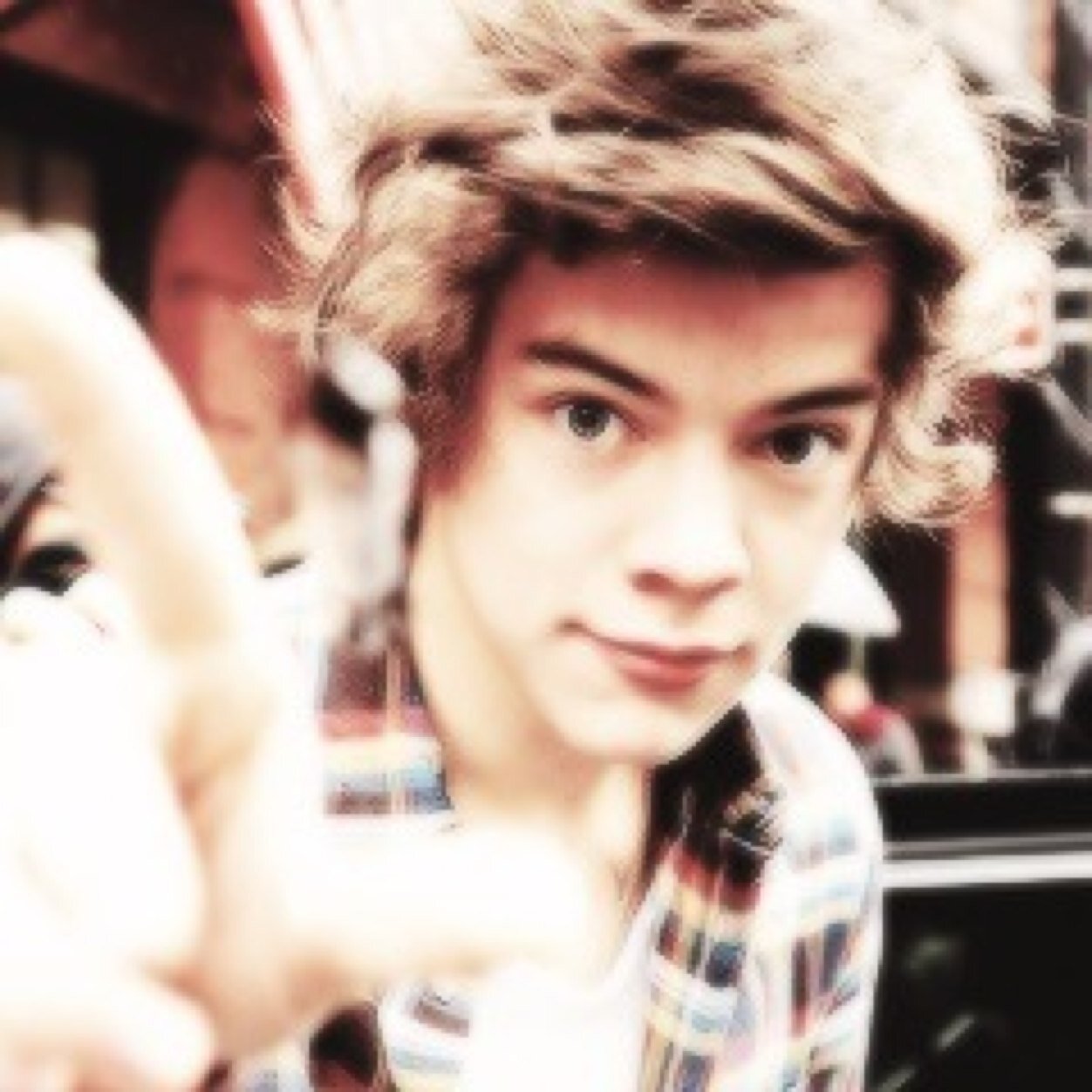 freee follow so pls follow @splashingstyles :)