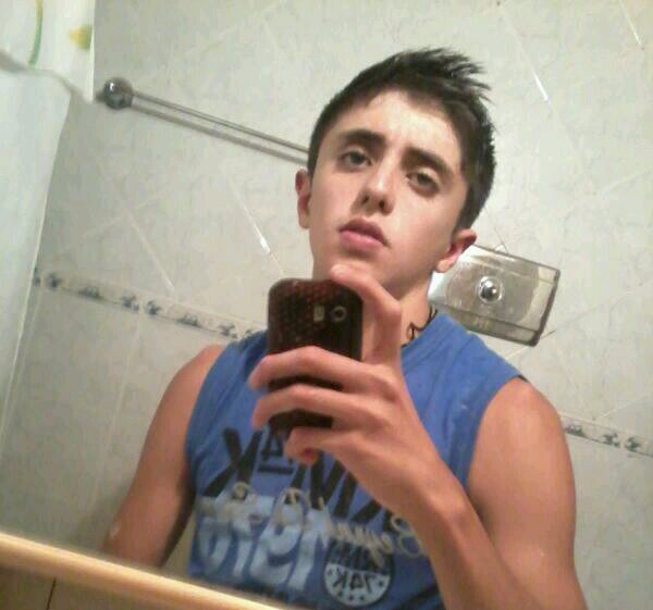 amo muchisimo a mi novia rocy y ella me ama a mi :3