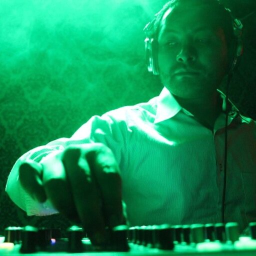 danielxicori's profile picture. Mezcalero, agradecido, crítico, curandero, toxicamente feliz, sincretista, melómano, chelero y Dj / Lic. y Posgrado en Derecho @UNAM #MezcalDainzu