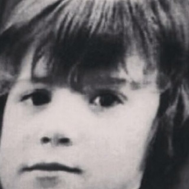 Y TAN B***** ES QUE A VECES ...
SE DESPISTAA A....
Y YO ME DEJO SEERR. . . . 
@_DANIELMARTIN_ *