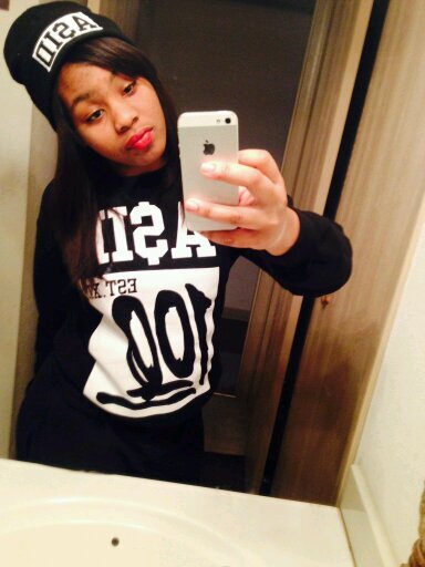 They say she badd! Nahh she just ahh thuqq