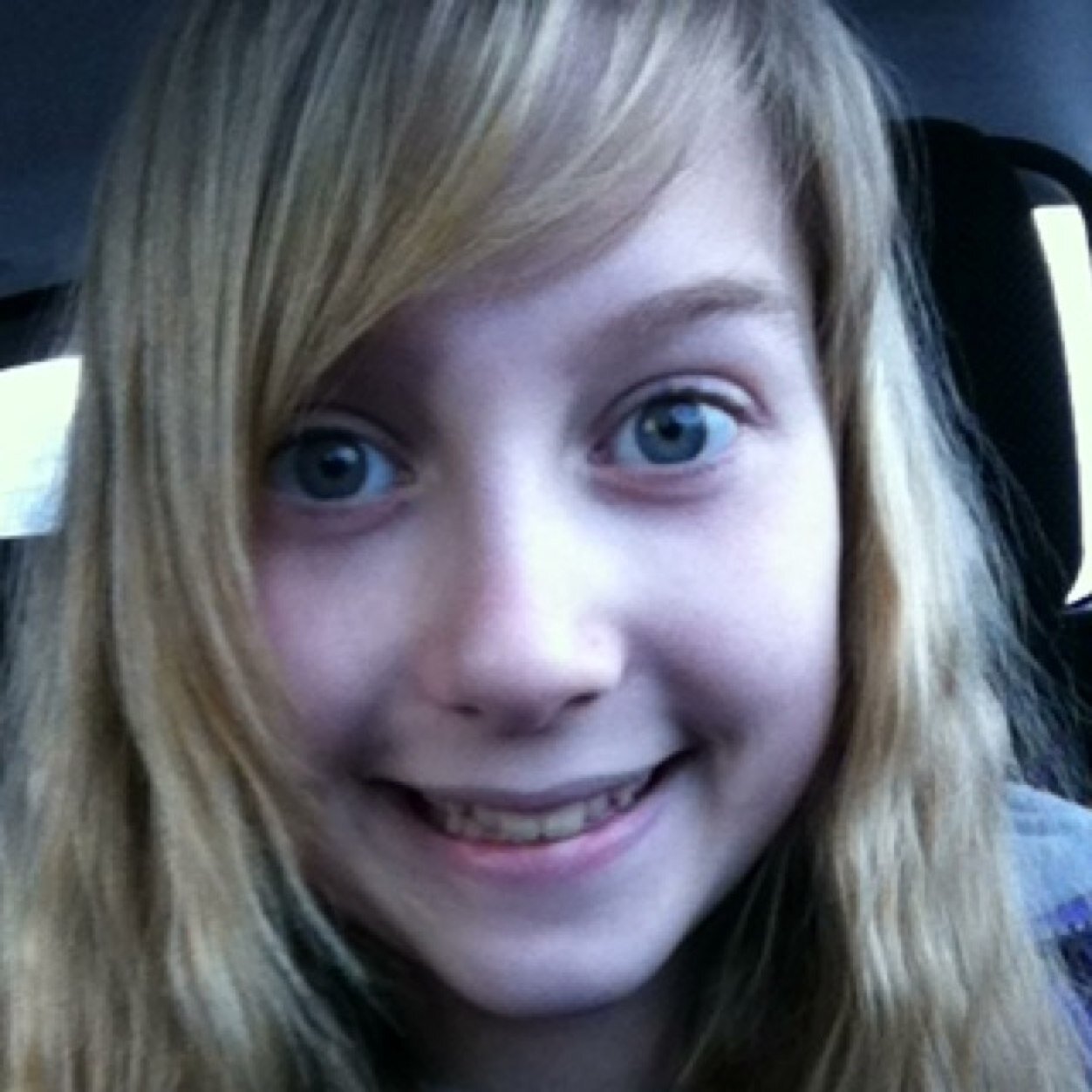 Hey ya'll! Just a girl- 13 years:P My loves= Sports, Music, Art, Gamer. Follow me! :*