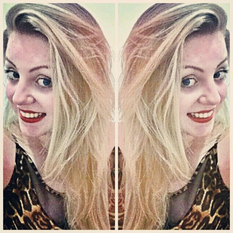 Não deixe que a saudade sufoque, que a rotina acomode, que o medo impeça de tentar.
