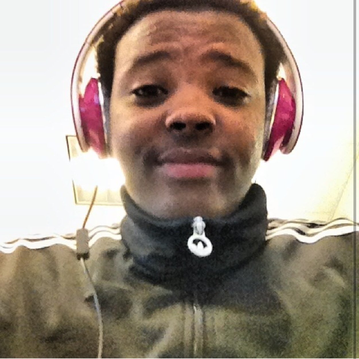 Ima young nigga tryna make it somewhere i rap play basket ball and sing just need a producer to get out there