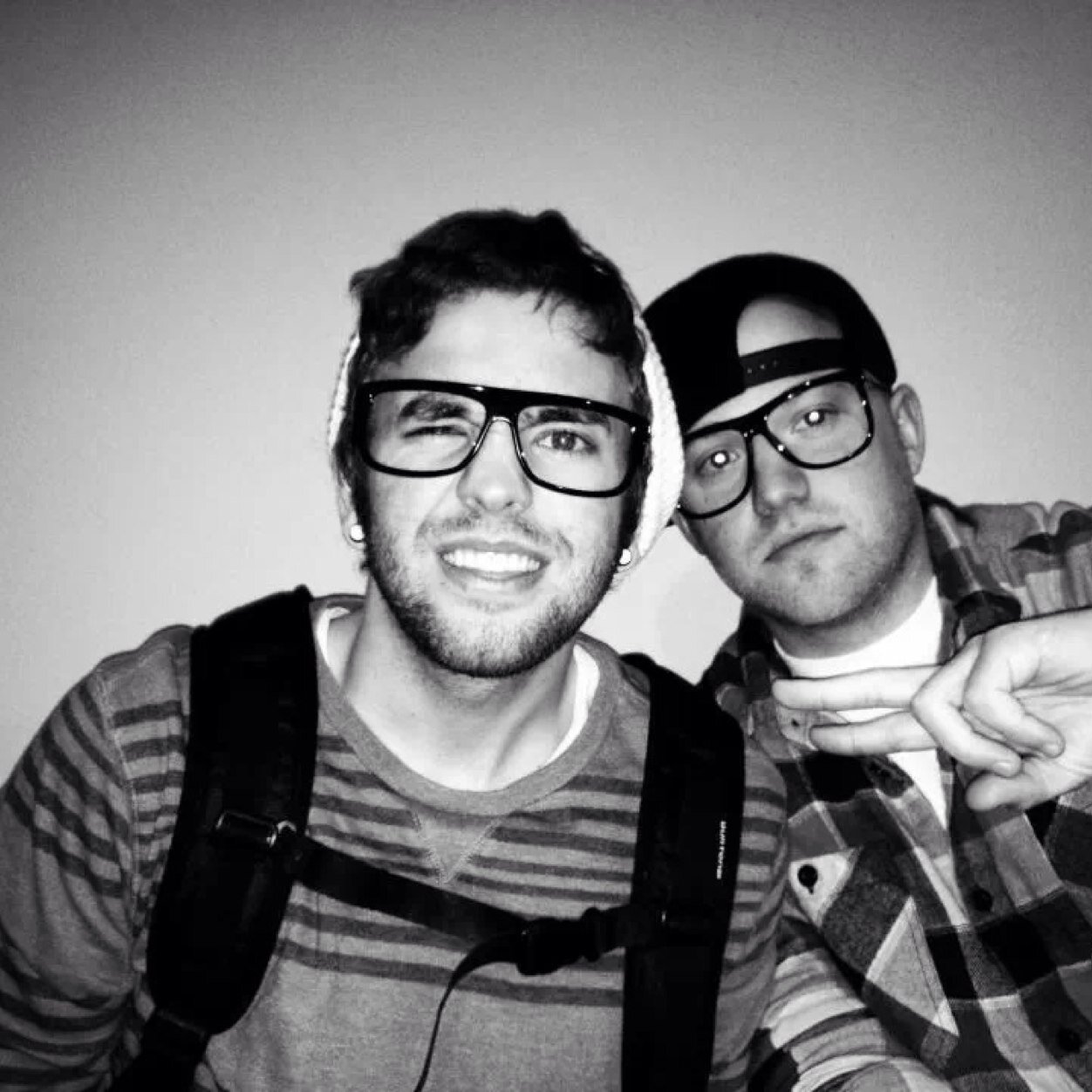 Two man acoustic group. Check out our videos at: http://t.co/7tbdgUJPzv FB: http://t.co/CmhY2CUoFk We are: @kalebmwoods ; @Lockhart_Music