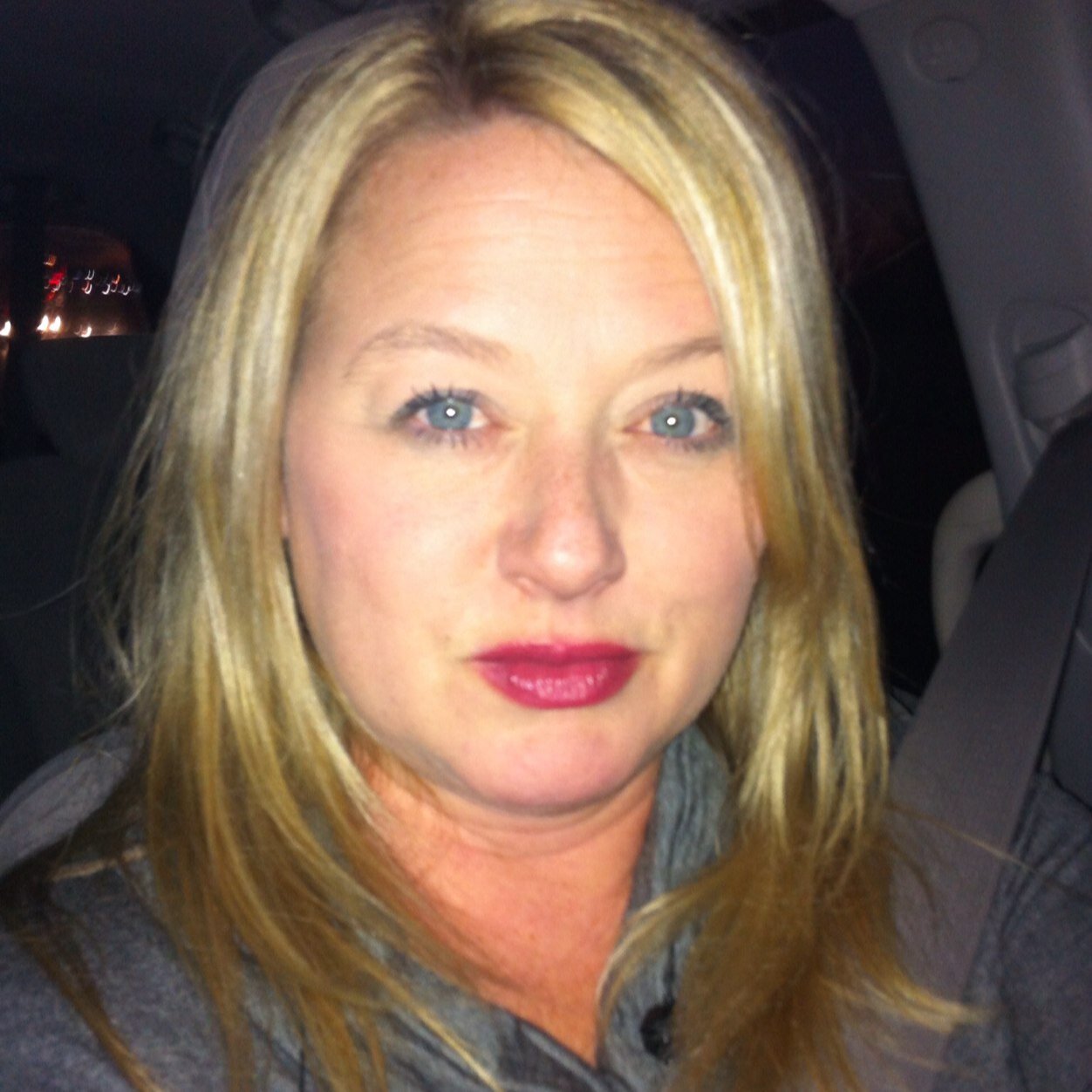 AngiDixon1's profile picture. 