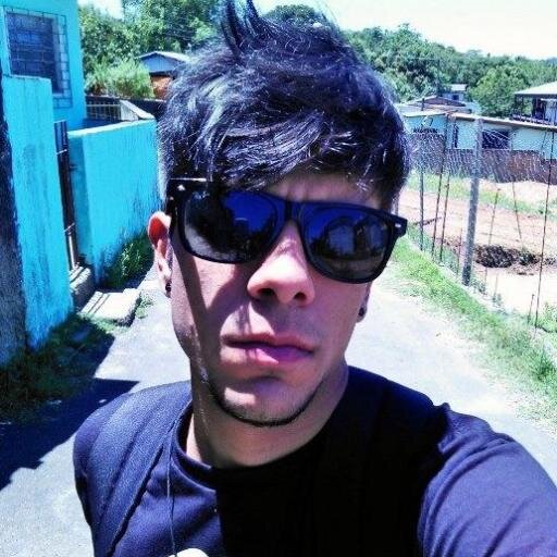 sempre fui sonhador é isso que me mantem vivo. noivo de @Paulineborb