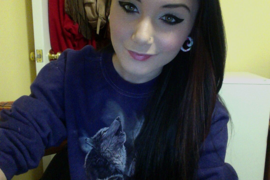 RblwthaCause's profile picture. Lets get these teen hearts beating faster faster.