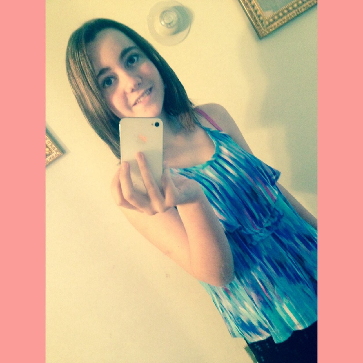 My name is Farrah Elizabeth. i live in canada. i love to tweet, and i have facebook. send me a message or follow me to learn more.