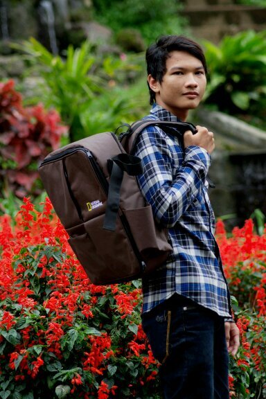 It's me a simple person France literature in Brawijaya University Malang Learn photography to become profesional and make an awesome story :pin:75a09c96