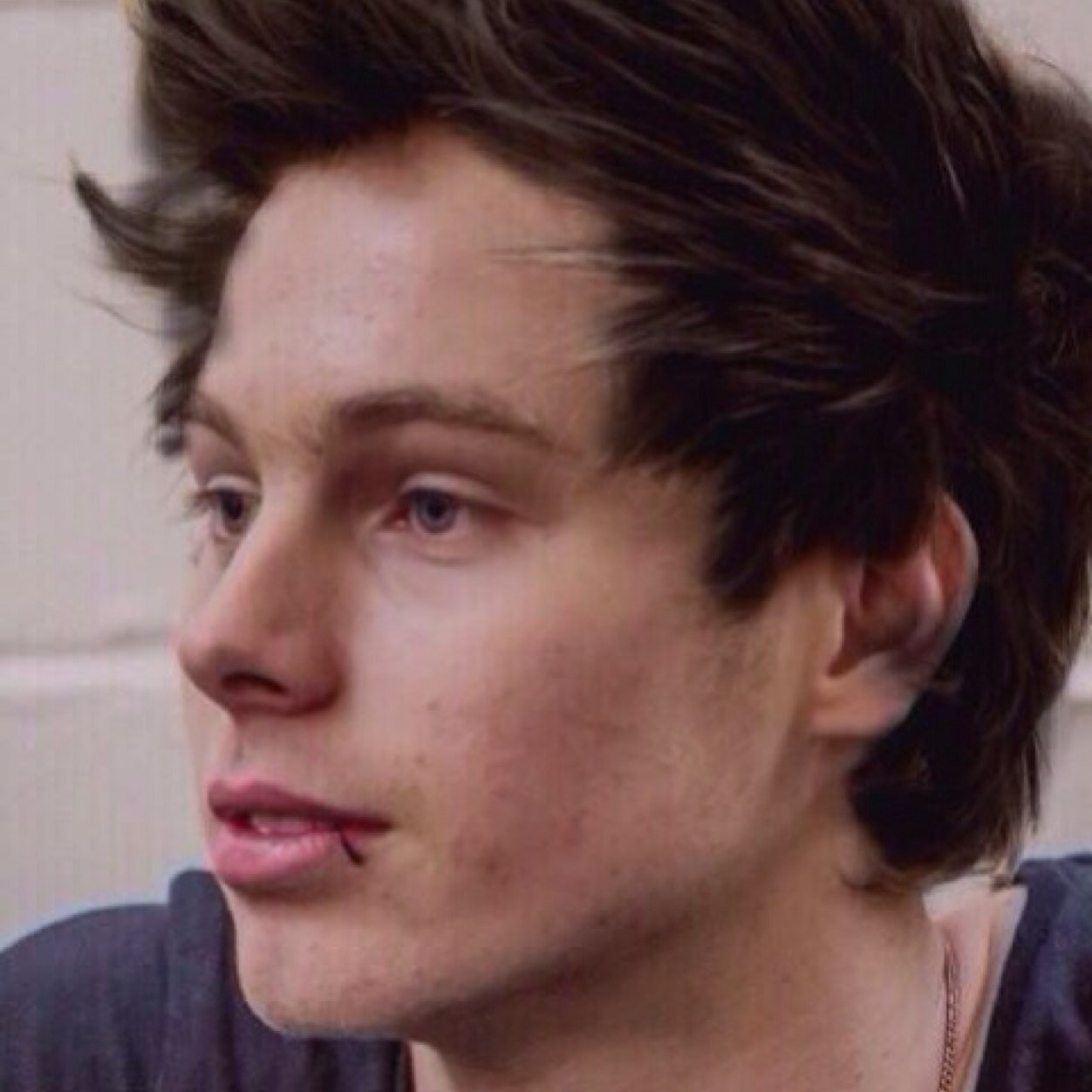 Follow @elitehemmings if youre rad as fuck