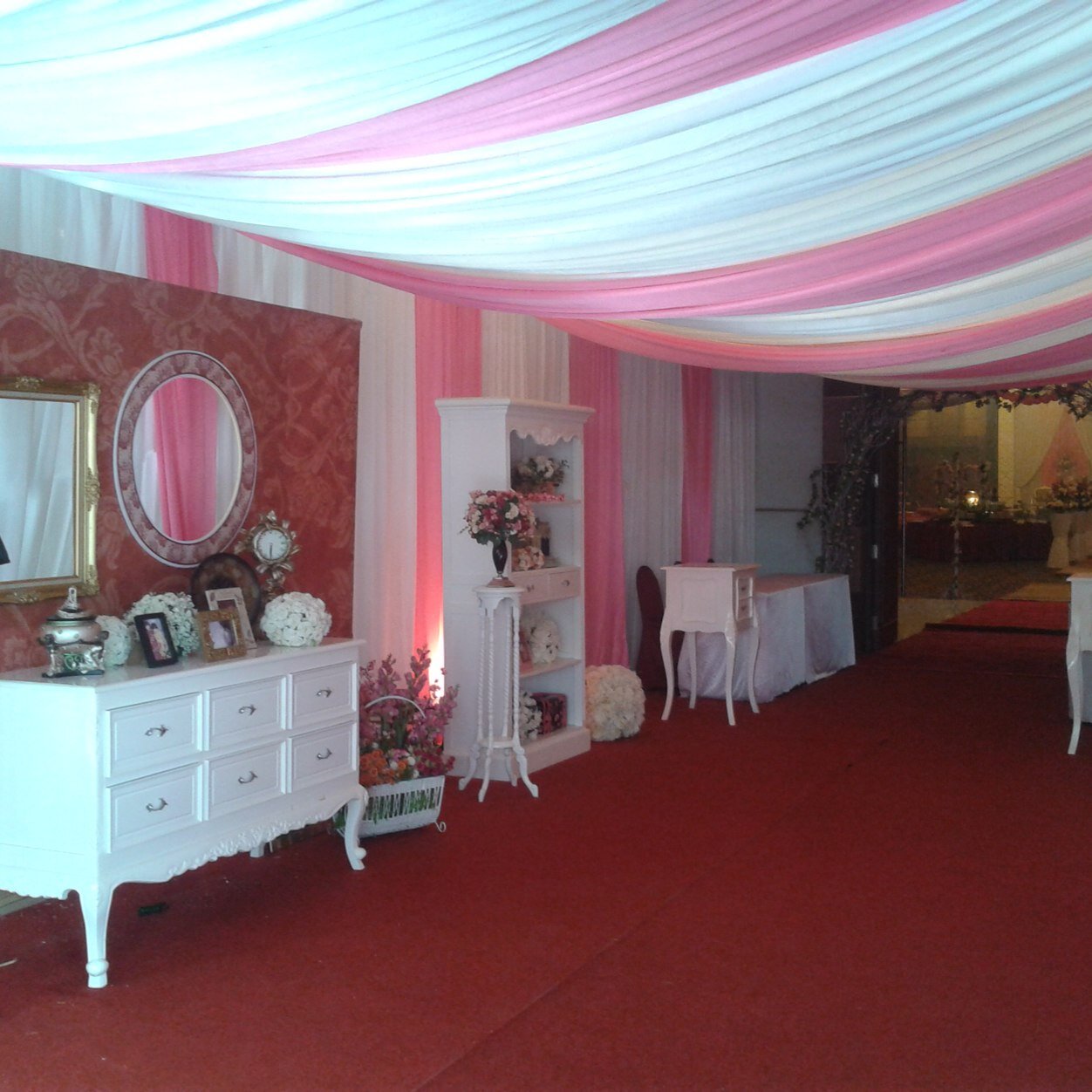 We organize #partyplanner #balondekorasi #weddingdeco #weddingorganizer #weddingdecoration #eventdekorasi #dekorasitematik #ulangtahun #kidsparty di Pekanbaru