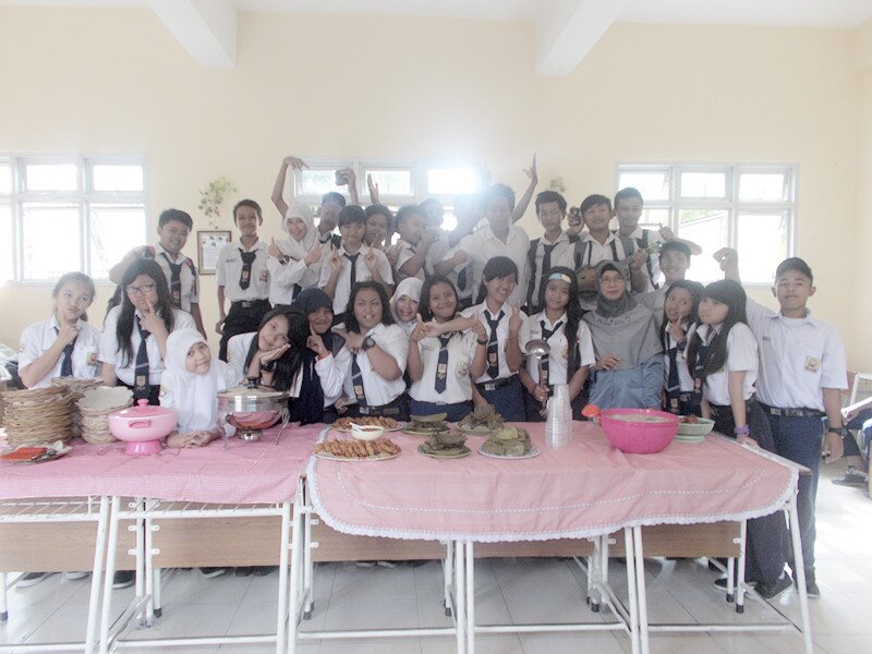 Sayang Bu yunaini :* | Sukses UNAS 2014 | selalu kompak dan selalu bersama | keep smile :) | LULUS | Go SMAN/SMKN | be your self yes!
