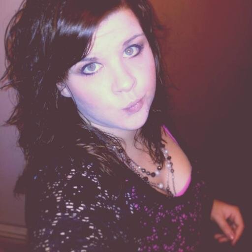 mommy to one, loves music, pictures, hanging out