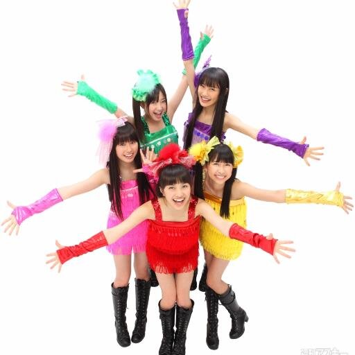 ももクロのモノノフＺです(屮ﾟーﾟ)屮　ももクロに関するニュースがあったら、速攻で紹介します。ももクログッズで良い奴があったら、みんなでシェアしましょう。私の推しメンは、でこちゃん♪　静岡県民なので同族意識がｗｗ　相互フォロー歓迎、１００％確実に返します。