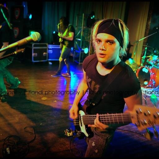 VOLUME CONFLICT Bass guitarist & back up vocalist/song writer & singer