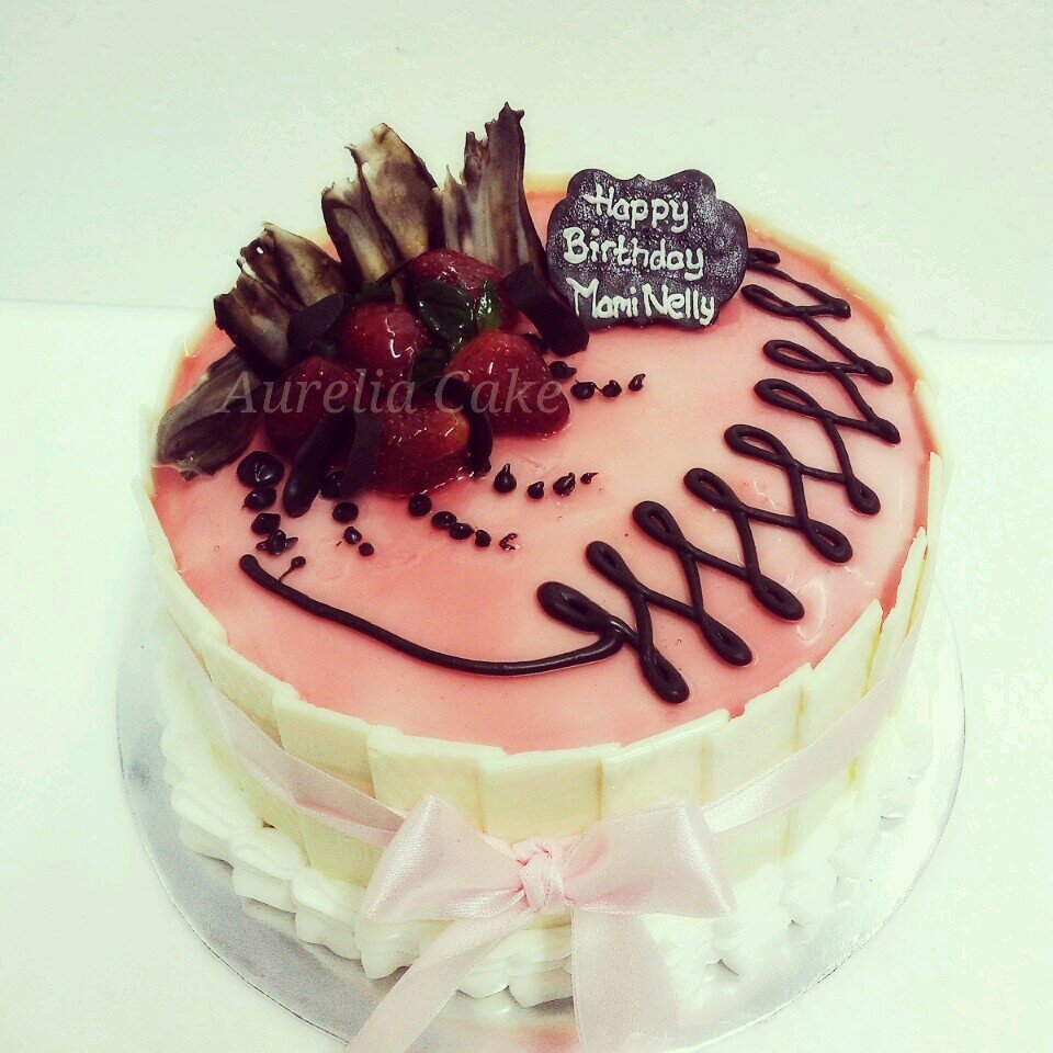 Haii.. kami menerima pesanan kue pengantin, kue ulang tahun, kue hantaran, bermacam2 cupcakes hias, dan cookies yg pasti nikmat mantab.. ayo buruan hub kami!!!☺