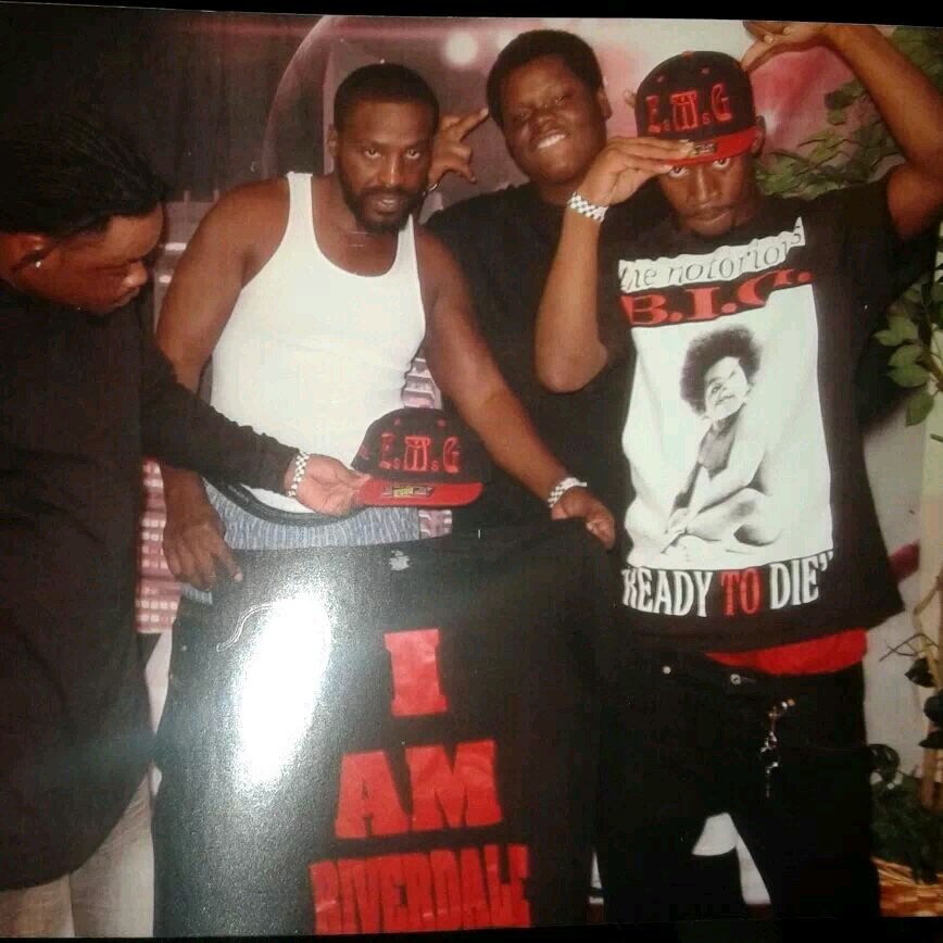 Fuck the introduction.... Ray Charles to ya Block we ain't seen shii.... Easy-Money-Gang™