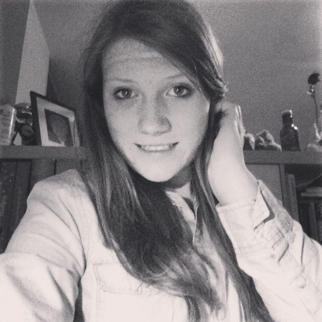 hello I'm celine and I'm from belgium and I love justin bieber and selena gomez and ian thomas en many more...♥