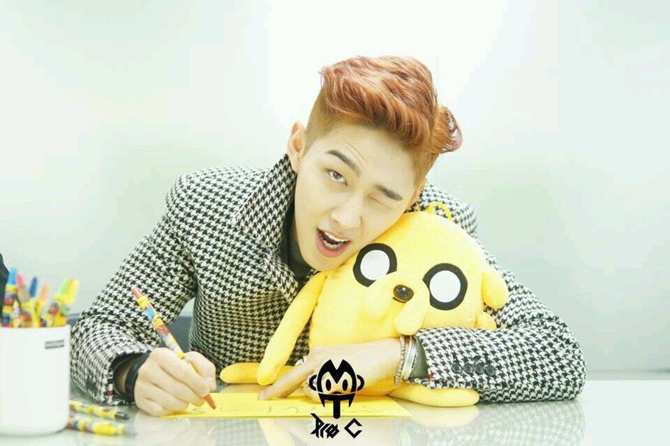 ผมชื่อซังเบ คิมซังเบ เรียกมูสก็ได้ครับ จากแมดทาวน์.. โอเคนะครับ? .ขยิบตา มาคุยกันเถอะครับ ~