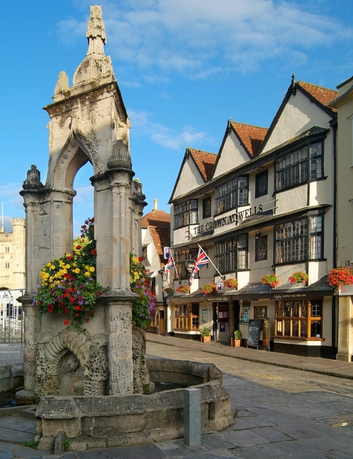 The place to meet, eat, drink and stay, in the heart of Wells, Somerset. Location of Hot Fuzz, seen in Poldark.