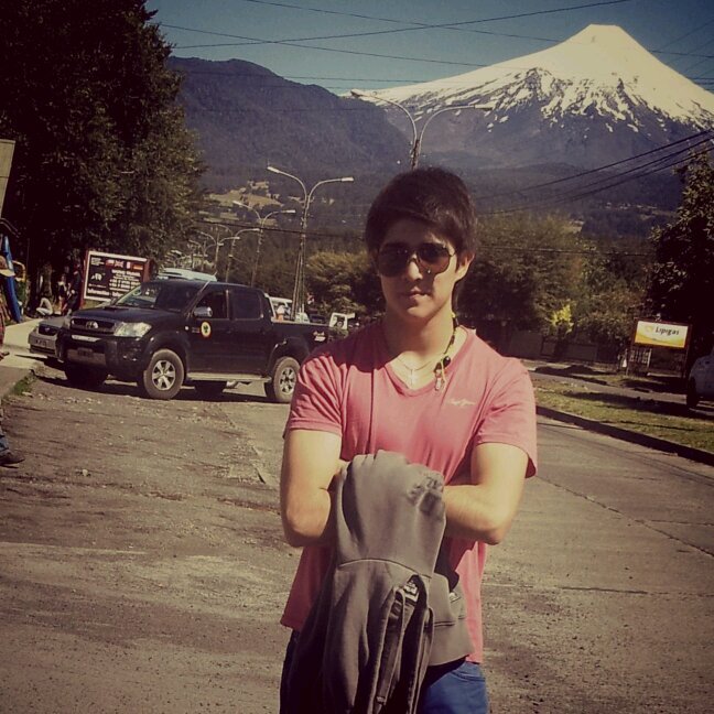 Hooola ! me llamo Mauricio Rodriguez, tengo 18 años, soi de Talca... soy deportista y me encanta la musica y la informática