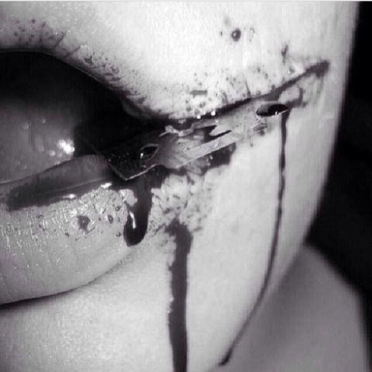 14 //depressed girl //0 days clean// ugly // Im so close to giving up