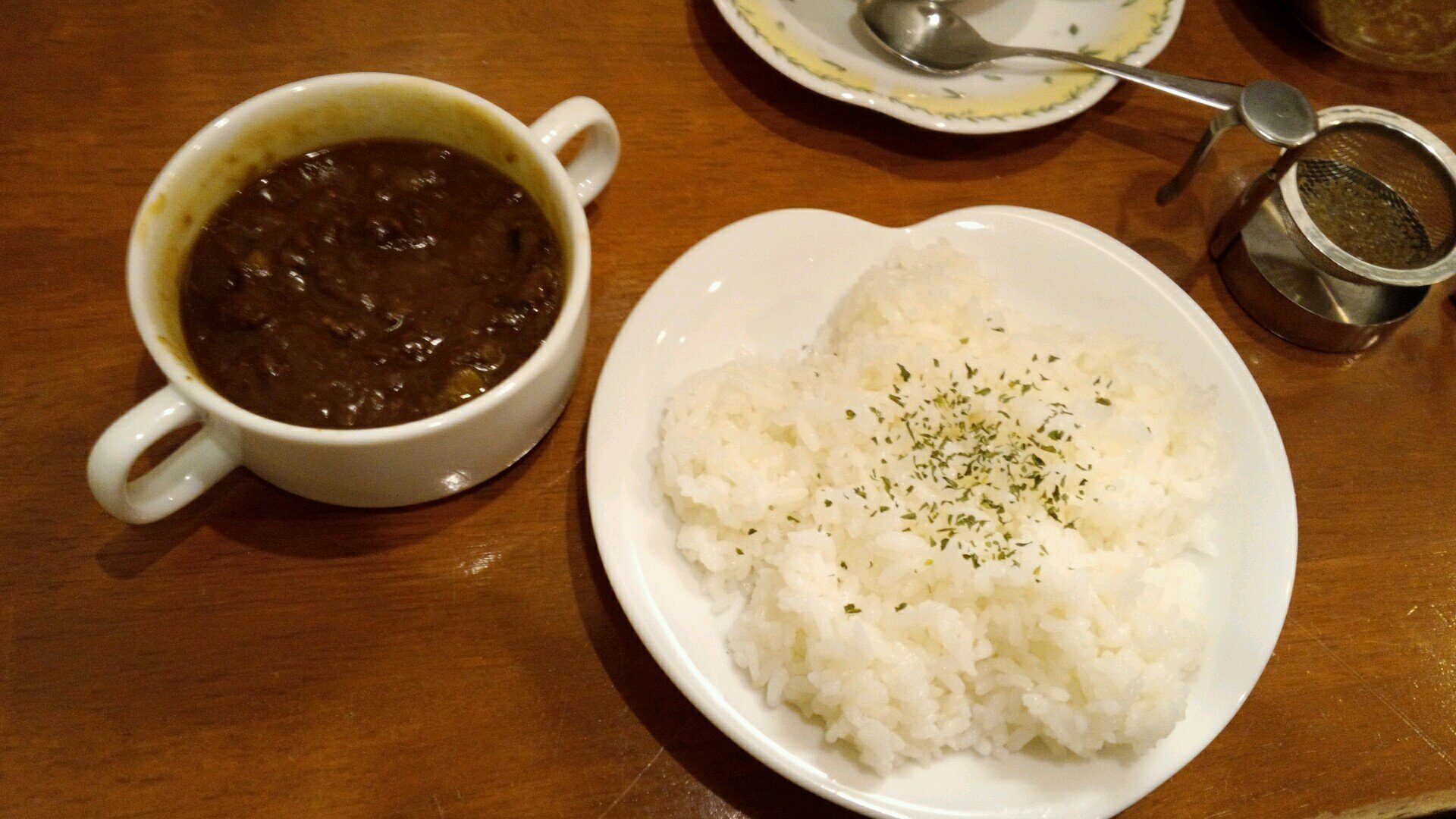 秋葉原・末広町の「カフェ・トリオンプ」スタッフたちによる公式twitterです。主に通常カフェ営業についてのお知らせをします。https://t.co/GqGtQphzX0
DMは返信できないので、御用の方はinfo＠sweettrip.bizへメールください。