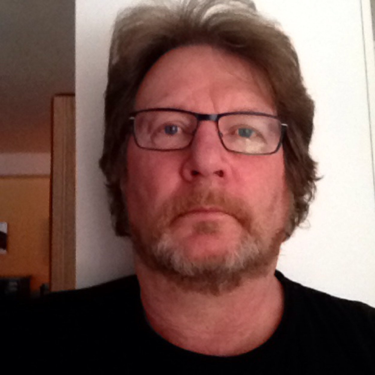 heikkitee's profile picture. 