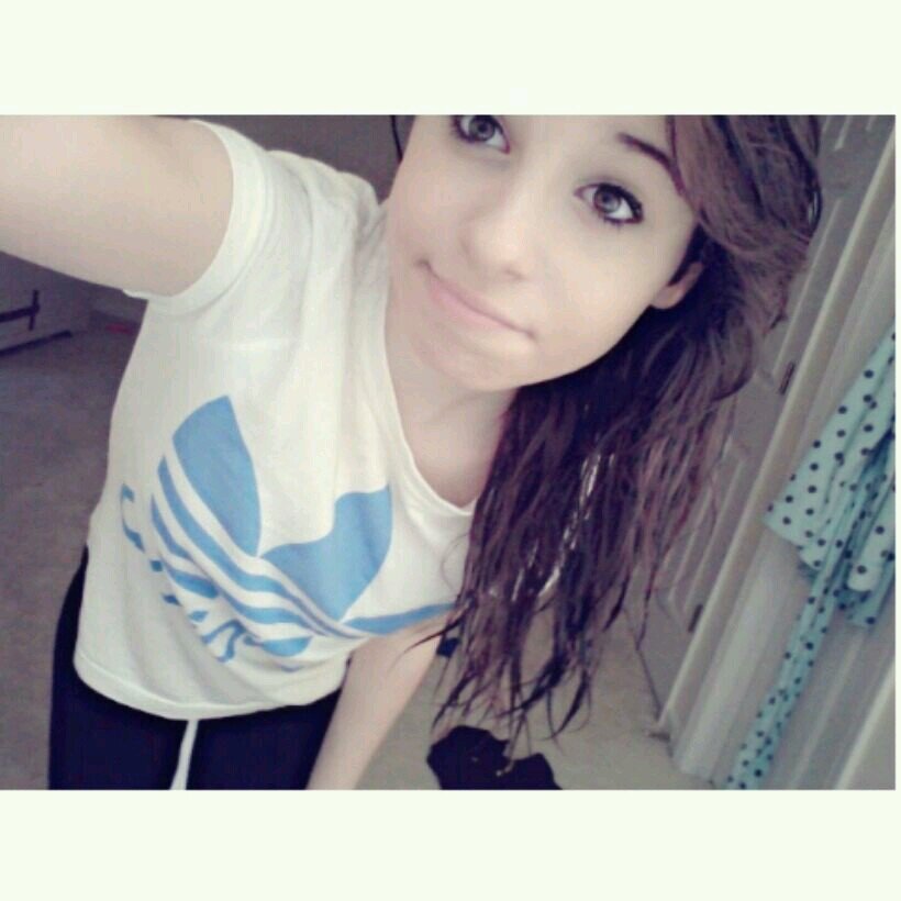 Kaylee c: - if you aint throwin kih'ehns i dont wanna talk ✋✌ (vine) - #SOCKS - kik : kayleeboo221 - Avery is mah bitch