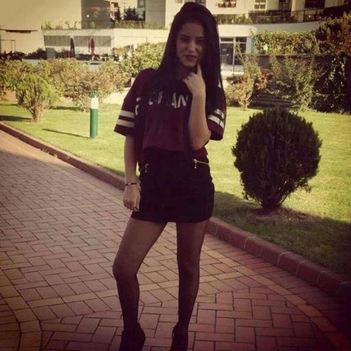 Deniz34Demet's profile picture. Senin kıymet verdiğin kişi eğer senin kıymetini bilmiyorsa, bırak kendi değeriyle kalsın.