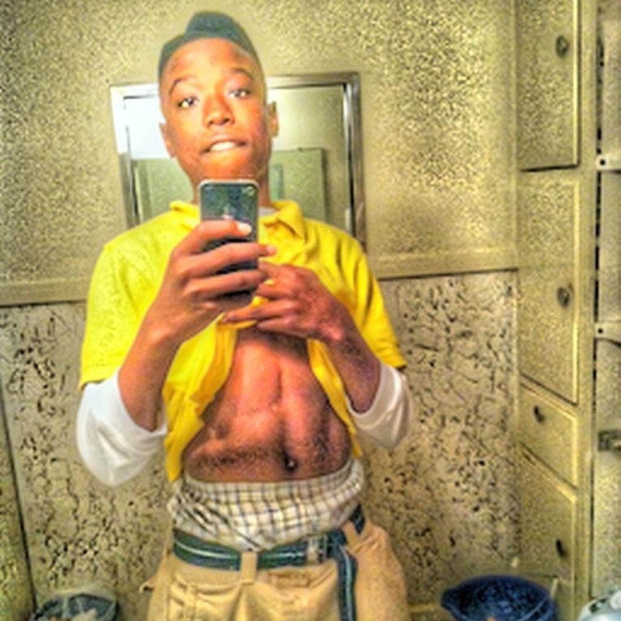 Young SOSA Loves No Thotties. I Only Love Beautiful Bitches. 
GLO GANG OR NO GANG #300 GBE #DART GANG #OTF #L'S #Chiraq