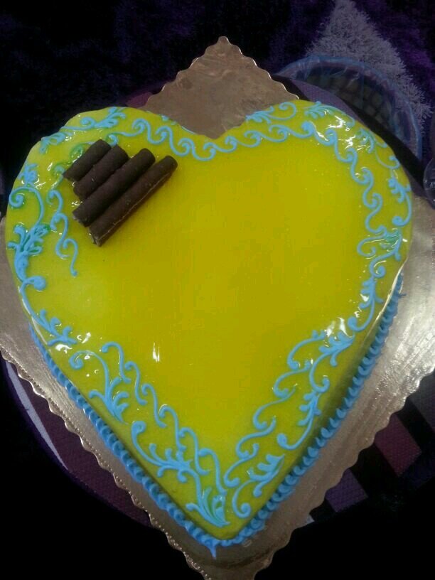 أعشق الفكر وأعشق كل ما هو أصفر💛