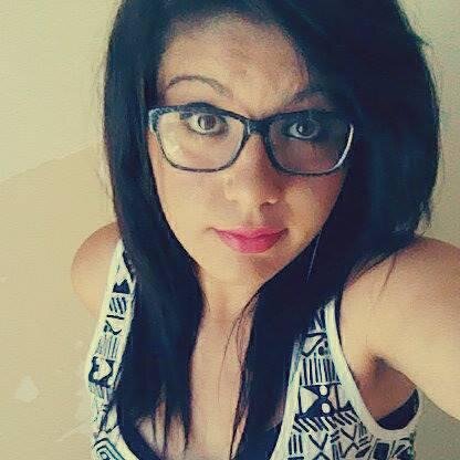 Heyy I'm 16 from Malta ! #Eminem 3 Follow me on tumblr http://t.co/PIdfc3acvZ and instagram http://t.co/Hps1XMjLg7