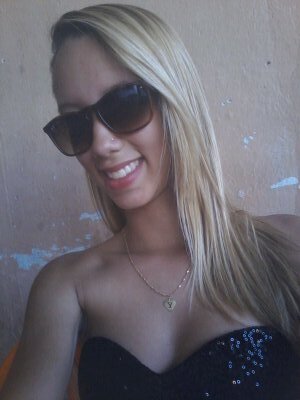 Eu não vivo sem ousar, sem arriscar novas oportunidades e me dar por inteira em tudo que eu faço. Quem se acomoda demais, morre dormindo.