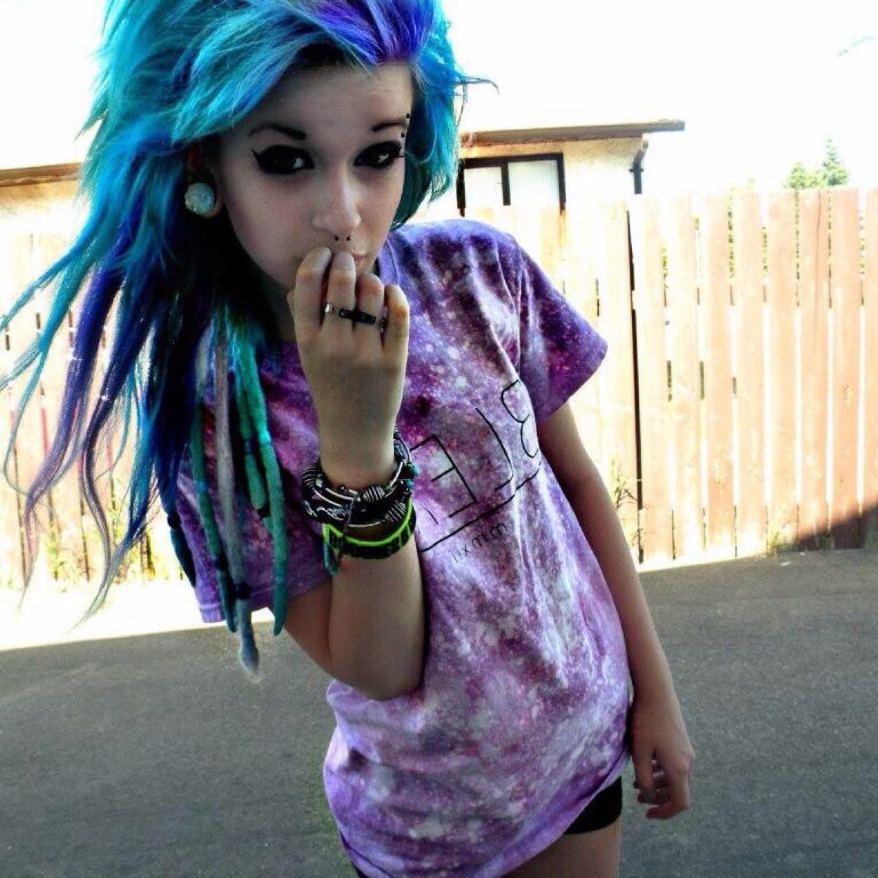 Hai/.\~im Aurora~LG(B)T~im 5ft~im 18 years~taken♥~im a stoner~favoutrite things moons and owls~ follow me