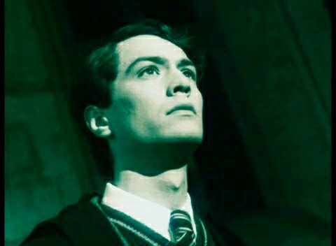 'Háblame, Slytherin, el más grande de los Cuatro de Hogwarts.' heirsofslytherin7@gmail.com