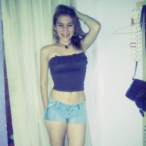 Si tu cuerpo fuera cárcel y tus brazos cadenas... que bonito sitio para cumplir mi condena te quiero johan♥