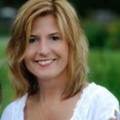 Former VP Gone Rogue. Tired of the travel, long hours and Craving More Meaning in my life. Now an Entrepreneur that helps others build their business online.