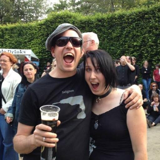 Loppanic's profile picture. man nehme crazyness, ein schuss chaotik, ein wenig romanze und viiiiel humor! 
ich mag: tiere, musik, natur, fun, freunde!
ich lege wert auf: gute manieren!!