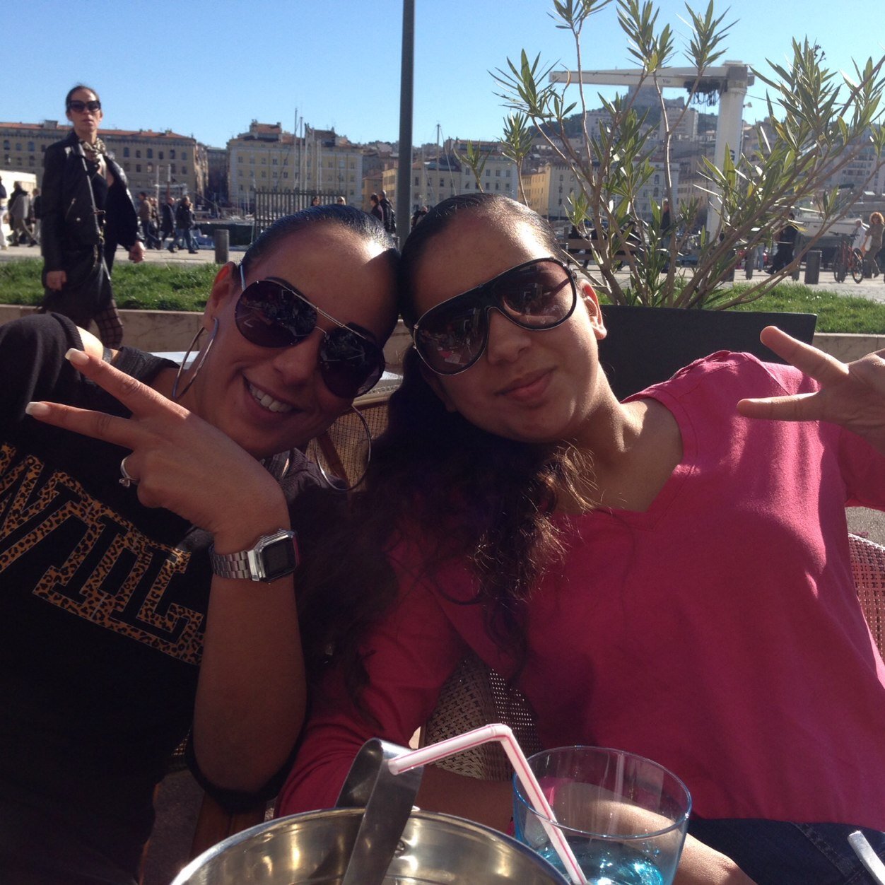 aliadutreiize's profile picture. j me presente pas tu m connais dja marseillaise et fiere de l'etre pas besoin que vous m aimer j m aime tout seul❤️❤️❤️