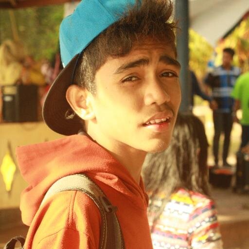 mandotttttttttttttt :*

 







intinya walaupun kita bersamakita gaharus sama 
beyourself ajaaaa