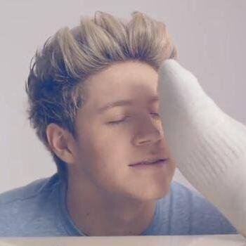 @elaromadehoran / @elaromadeniall