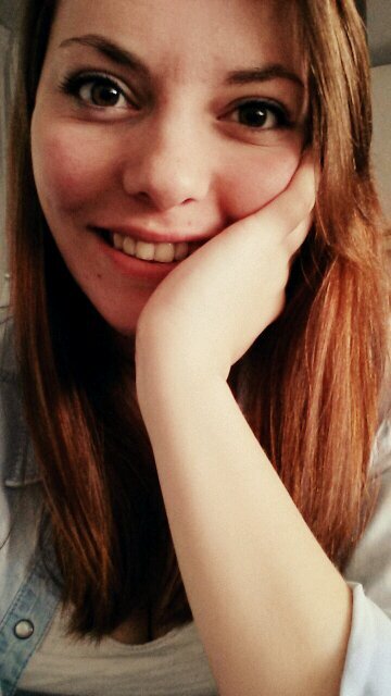 Jessiii24's profile picture. Won't you share your dollar with me?