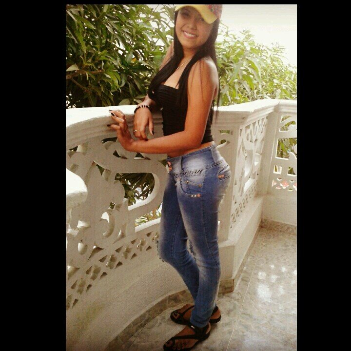 Estudiante-Fisioterapia♥ Feliz No Es Aquel Que Tiene Mucho Si No Aquel Que Valora Lo Que Tiene!.