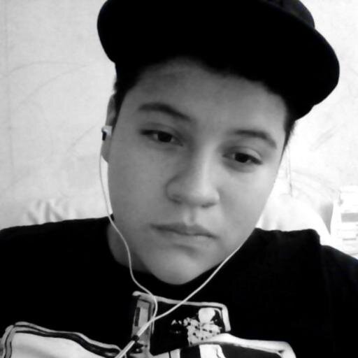 CarlosPoisom147's profile picture. Sube el volumen de la musica, baja el de los problemas lml ;)