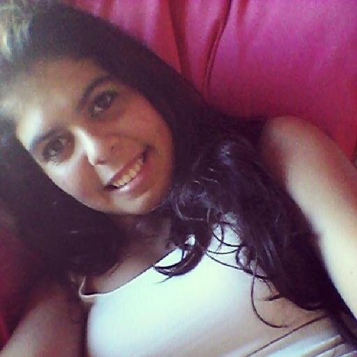 Sou apenas uma garota c/ alegria de 1 criança,a malícia de 1 adolescente e os sentimentos de 1 mulher !!!